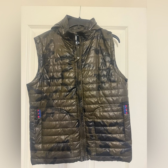 Camouflage blazer/vest of puffy material, mens, Jeans by Buffalo. - Picture 1 of 5